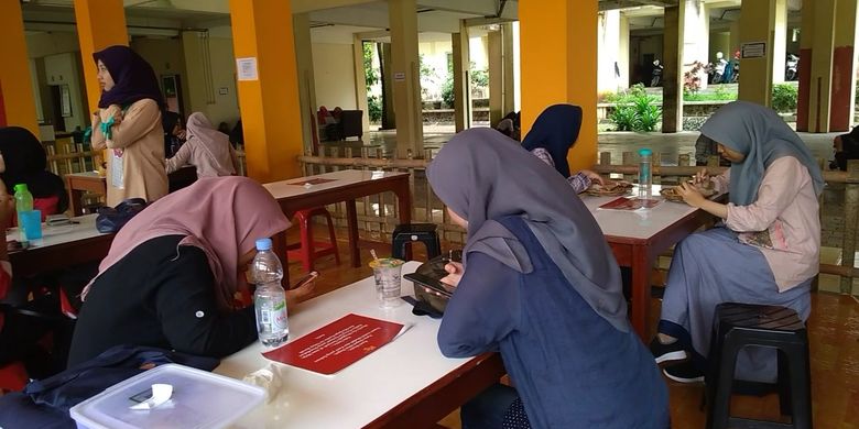 Kantin Saridhona : Bayar Seiklasnya, Makan Sepuasnya