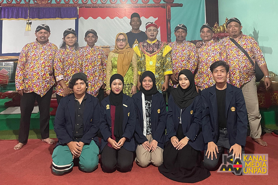 Unpad Students Test the Effectiveness and Literacy of Sundanese Culture on Amalgamated Family in Bandung City