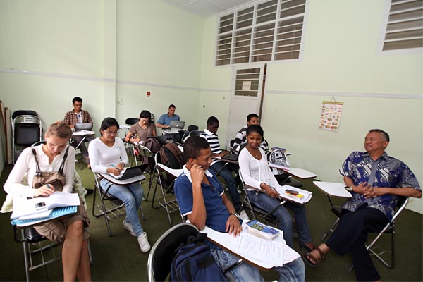 Pusat Bahasa FIB Unpad Tawarkan Layanan Jasa Penerjemahan Hingga Kursus Kebahasaan