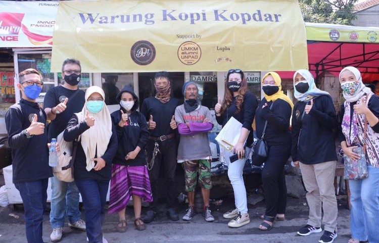 Komunitas UMKM Alumni Unpad Gencarkan Kegiatan Gerebek Warung di Kota Bandung