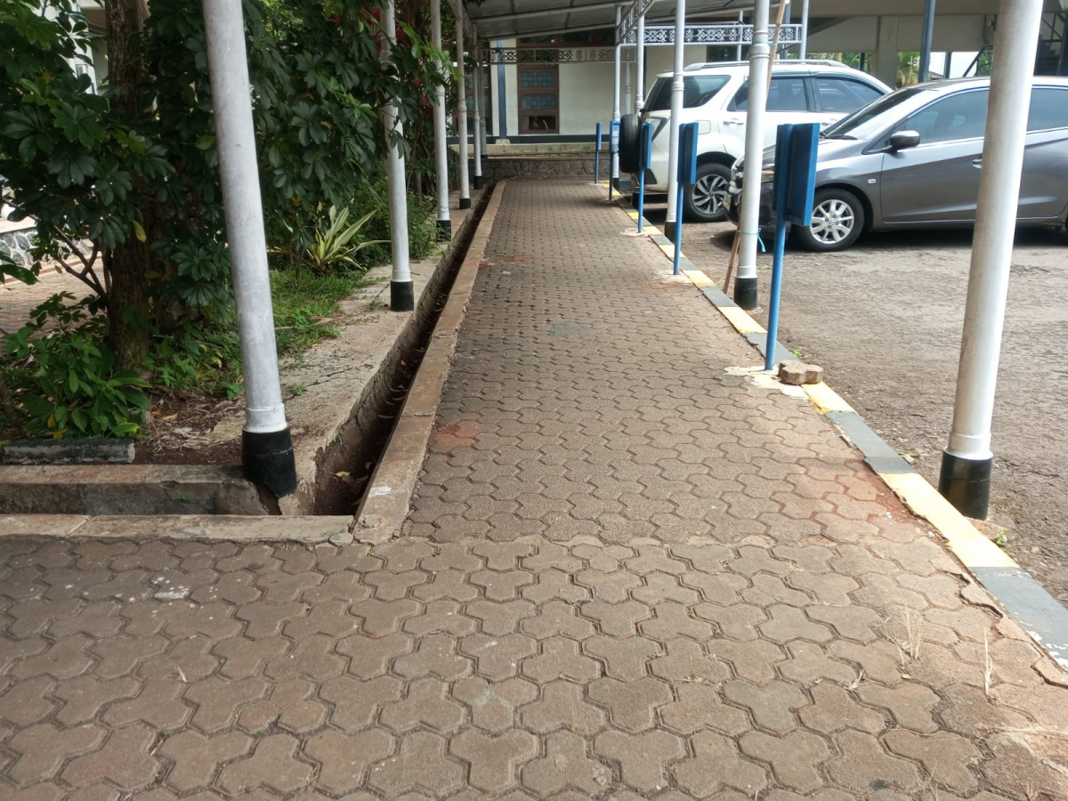 Pedestrian Pathways at the Faculty of Cultural Studies, Universitas Padjadjaran